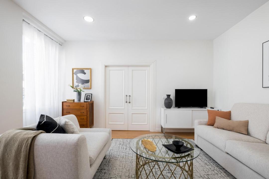 1 Bedroom 1 Bathroom Furnished - Sol - Bright Refurbished - Mintystay Madrid Buitenkant foto