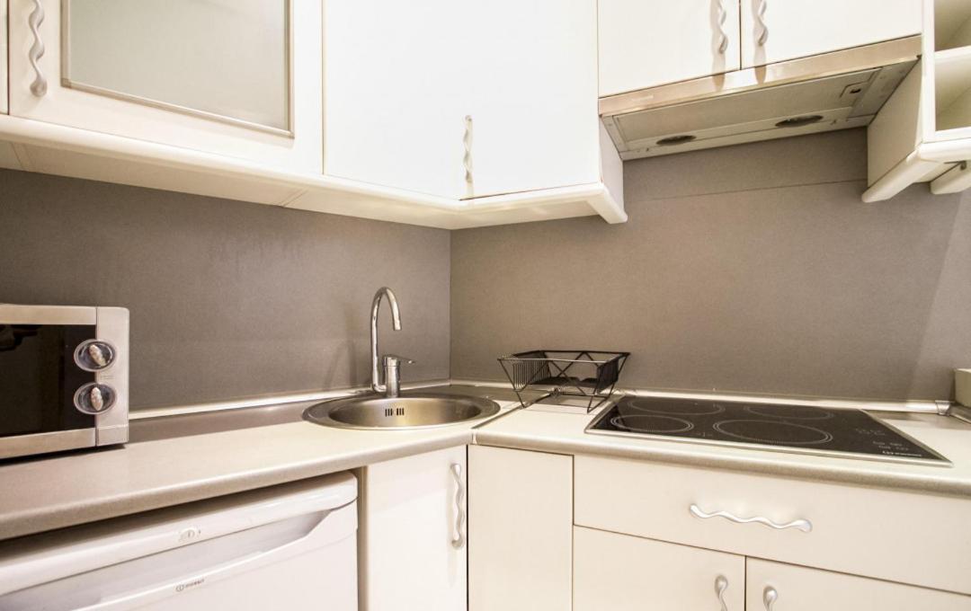 1 Bedroom 1 Bathroom Furnished - Sol - Bright Refurbished - Mintystay Madrid Buitenkant foto