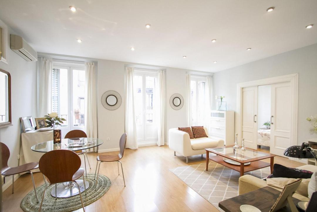 1 Bedroom 1 Bathroom Furnished - Sol - Bright Refurbished - Mintystay Madrid Buitenkant foto