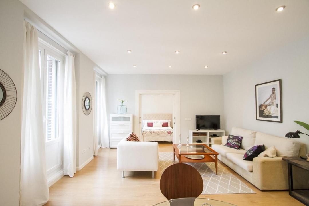1 Bedroom 1 Bathroom Furnished - Sol - Bright Refurbished - Mintystay Madrid Buitenkant foto
