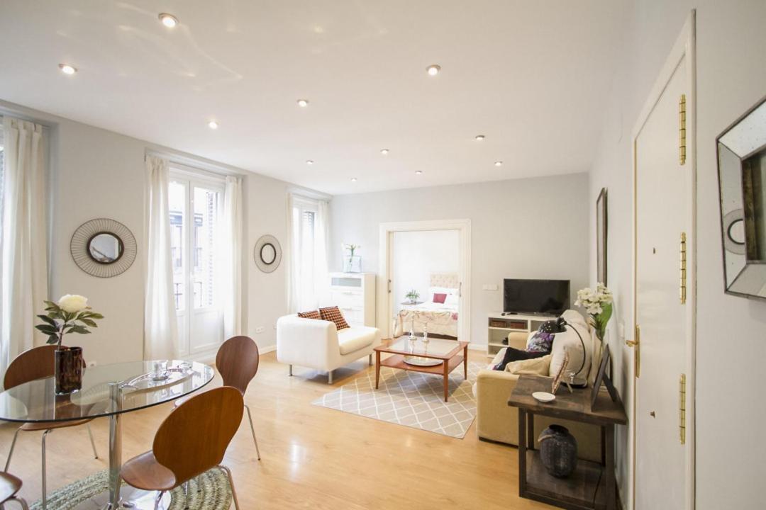 1 Bedroom 1 Bathroom Furnished - Sol - Bright Refurbished - Mintystay Madrid Buitenkant foto