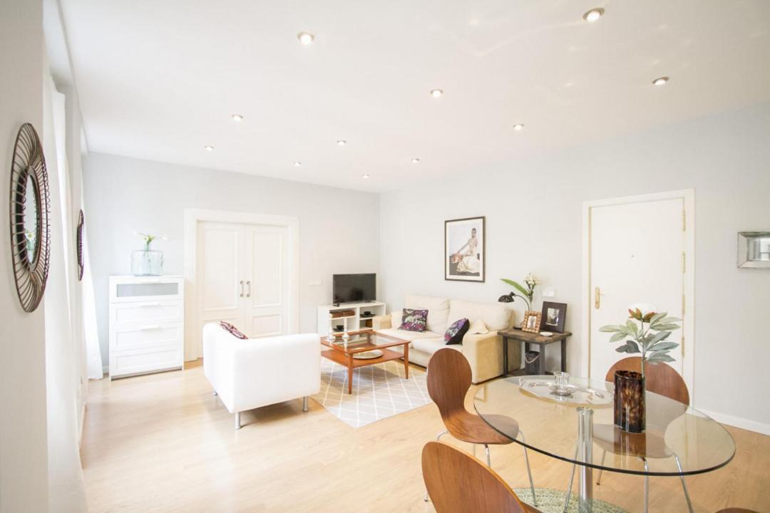 1 Bedroom 1 Bathroom Furnished - Sol - Bright Refurbished - Mintystay Madrid Buitenkant foto