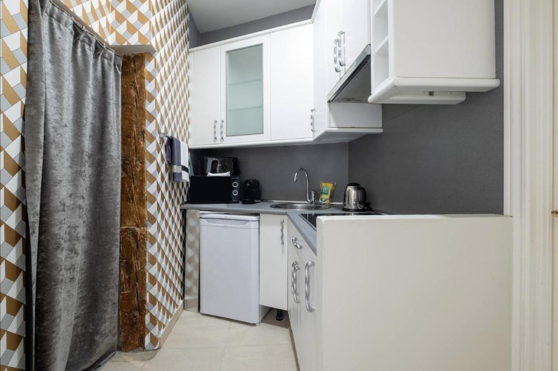 1 Bedroom 1 Bathroom Furnished - Sol - Bright Refurbished - Mintystay Madrid Buitenkant foto